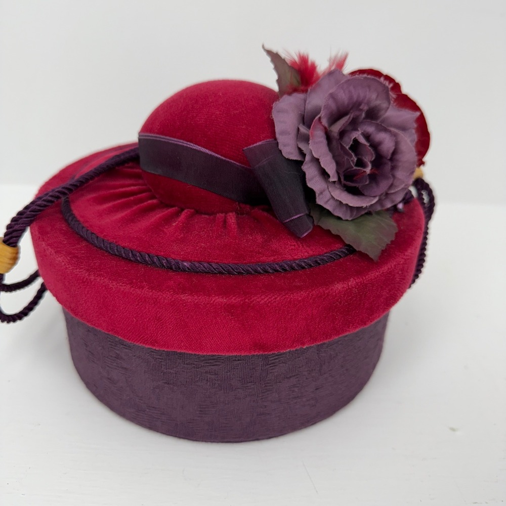 Unbranded Hat Shaped Trinket Box Womens OS‎ Red Purple Excellent Velvet Rose
